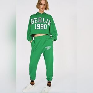 Zara Berlin 1990 Green Women Sweatshirt and Joggers Set